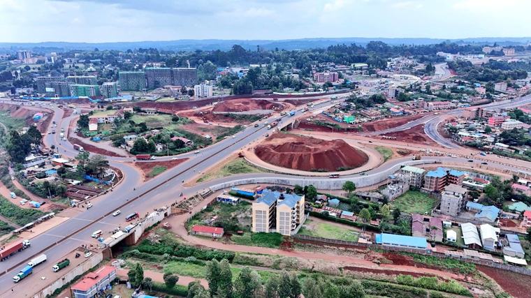 Ongoing Roads Gitaru Interchange A major multi-level interchange upgrade on the Nairobi-Nakuru highway at Gitaru, aimed at easing congestion on one of Kenya's busiest transport corridors. 📍 Kiambu Completion 70%